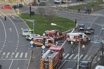 o ambulanta militara a fost implicata intr un accident auto doi pacienti raniti 69274b50d3176