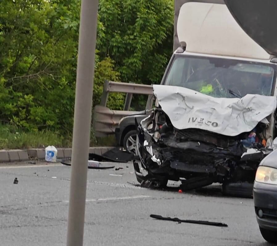 peste 200 000 de soferi folosesc aplicatia amiabila in locul formularului pe hartie pentru accidentele usoare 690ae8931004f