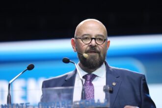 piedone partidul nationalist reformarea romaniei pune la dispozitia lui baluta 150 de tineri pentru campanie 691deda115f50