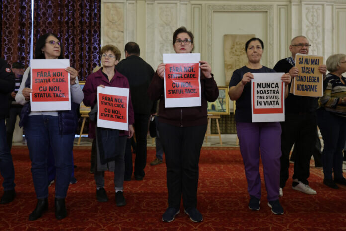 protest spontan al angajatilor camerei deputatilor vrem salarii decente 691c6714bca22 1