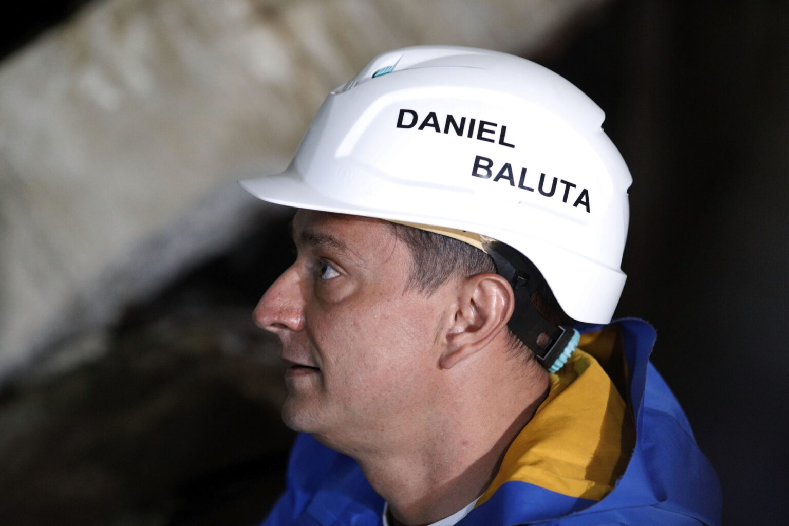 provocarea electorala baluta cu ce proiect incepem dupa 7 decembrie bucurestean ironic ce ziceti de un trotuar pe metalurgiei va provoc sa incepeti inainte 691b005cd1c13