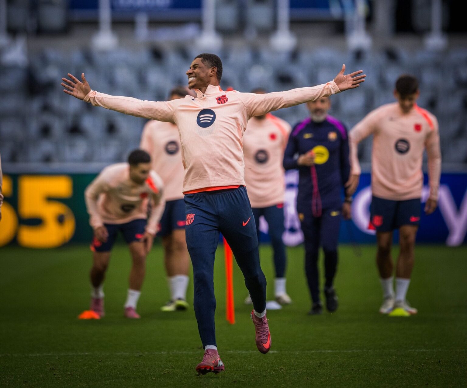 rashford in lotul lui fc barcelona pentru meciul cu chelsea pedri absent 69247f599d226