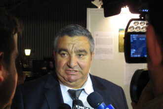 regele cioaba oare sunt singurul din clasa politica care are diplome pe bune 692bde098ae76