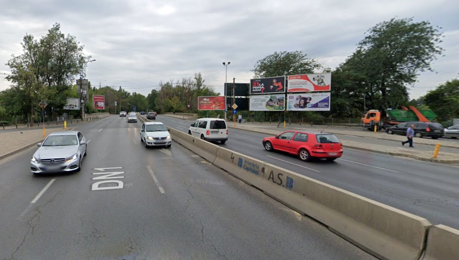 restrictii de circulatie pe dn1 la noapte in intersectia strazilor elena vacarescu si dobrogeanu gherea se inlocuiesc separatoarele de beton dintre sensuri 691f0e90dc361