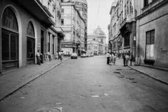 secretele pe care pasim zi de zif09f91a3 a aparut dictionarul tuturor strazilor din bucuresti cu informatii la zi despre fiecare bulevard sosea ori straduta 69118cab5ea0d