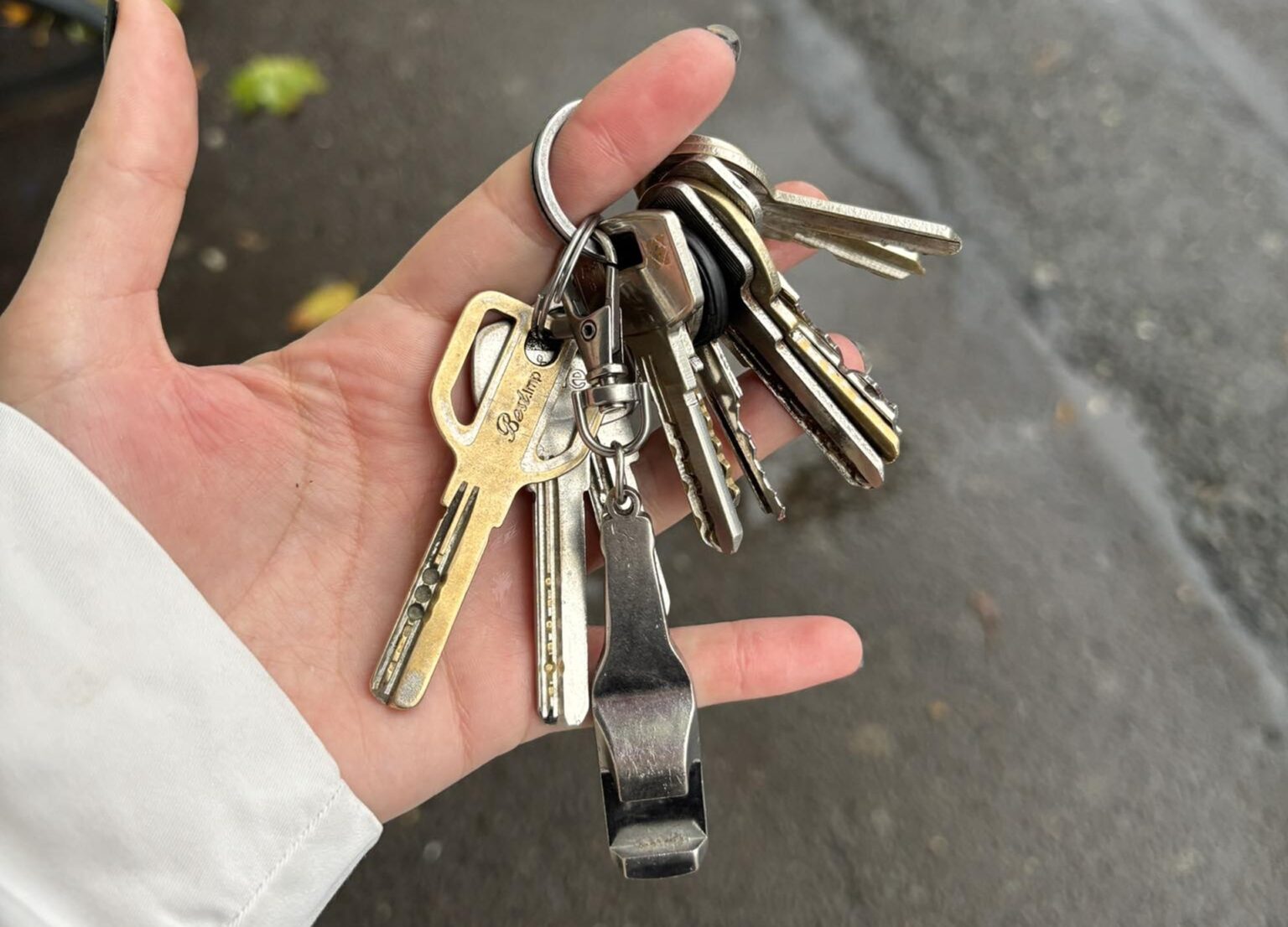 siguranta si incredere pe facebook f09fa4b7e29980efb88f un bucurestean si a pierdut cheile cand alerga dupa autobuzul 216 o doamna draguta le a gasit politia mi a spus sa 691d84cf445c1