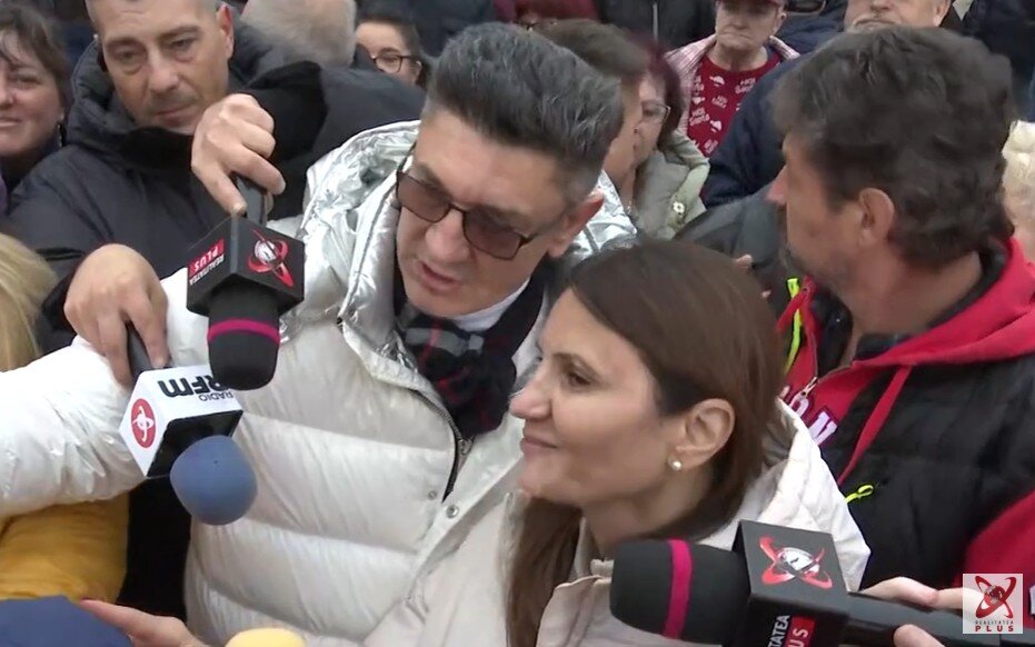 simion lazarus si coarna alaturi de anca alexandrescu liderul aur cei de la putere nu vin printre oameni le e frica 690f41d4e7f63