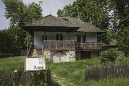 targ de sfantul andrei la muzeul satului weekendul acesta vin mestesugari cu produse artizanale va fi si expozitie de uniforme militare de la 1918 6925ac54407ba