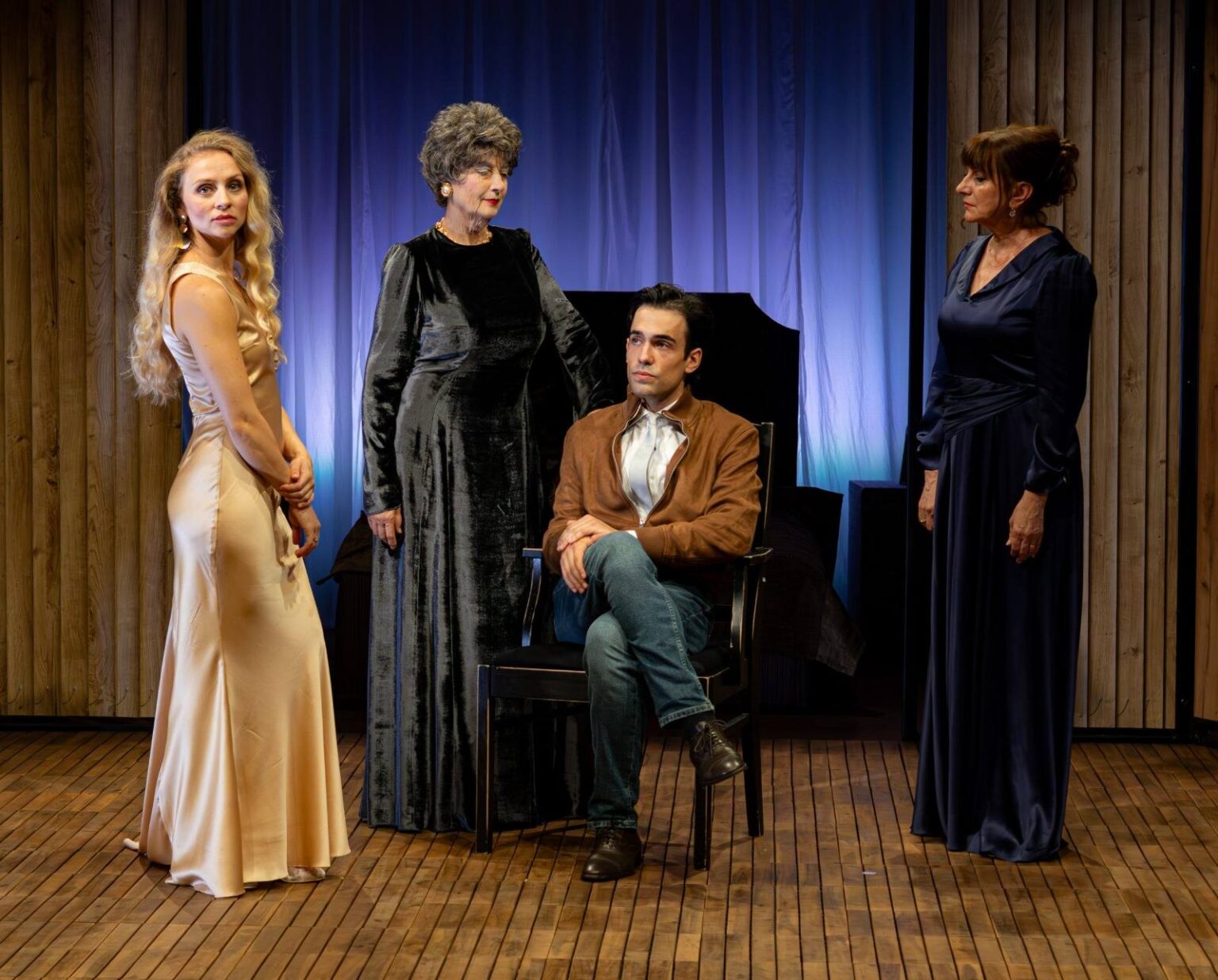 teatrul mic prezinta premiera oficiala a spectacolului trei femei inalte 6905b79e38047