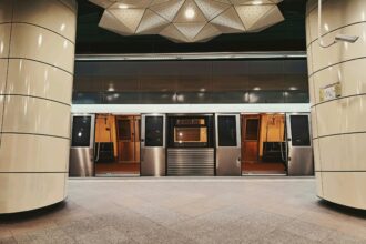 un agent de paza lovit in fata de un barbat in statia de metrou piata unirii 2 politia s a sesizat din oficiu 690a4ddfb44d8 1