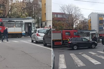 update un tramvai 32 a luat foc pe soseaua alexandriei linia este blocata spre depou stb anunta un simplu incident tehnic 690b61e8c7dc2