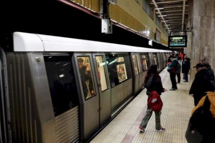 urgenta medicala dimineata la metrou pe m2 magistrala pipera berceni martor cineva a lesinat in tren la plecarea din romana a fost apasat butonul de panica 692019cdd1751 1