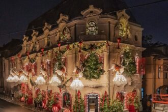 video f09f8e84 asteptarea ia sfarsit pentru bucuresteni la mita biciclista aprinde luminitele si inaugureaza decorul de craciun in weekend 69274b347de3f