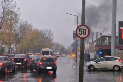 video incendiu auto la intersectia dintre sos pantelimon cu sos garii catelu in zona petrom trafic ingreunat 692afb8a9f51d