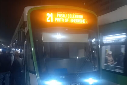 video incident violent intre mai multi calatori in statie la obor intr un imperio de pe linia 21 un om a fost ranit tramvaie blocate timp de doua ore 6922919b89f17 1