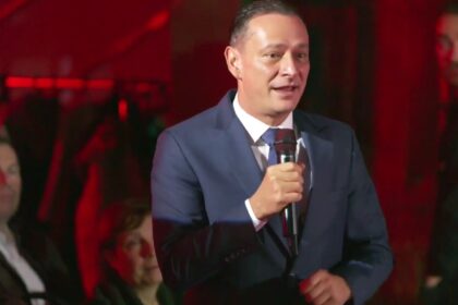 video live daniel baluta lanseaza planul pentru bucuresti daca va ajunge primar general alaturi de candidatul psd sunt gabriela firea si cristian popescu piedone 691de8a3cf442