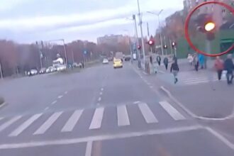 video momentul accidentului din drumul taberei surprins pe camere cum se apara soferul autobuzului liniei 168 690a528c2890f