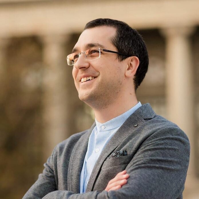 vlad voiculescu numit consilier onorific al presedintelui 6915cb4786db0