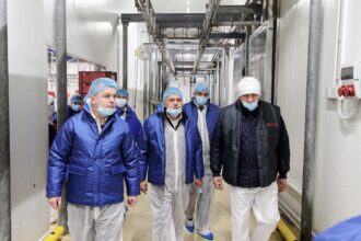 abatorul peris a primit vizita ministrului agriculturii procesarea locala sustine carnea de porc romaneasca in retail 6943e9d91f7a7