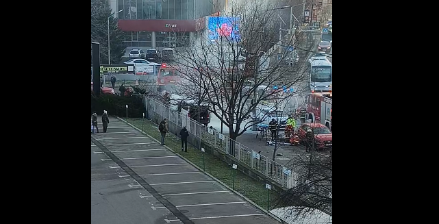 accident pe bulevardul dimitrie pompeiu o femeie aflata pe trotuar a fost lovita de o masina 69539d5e4a02a