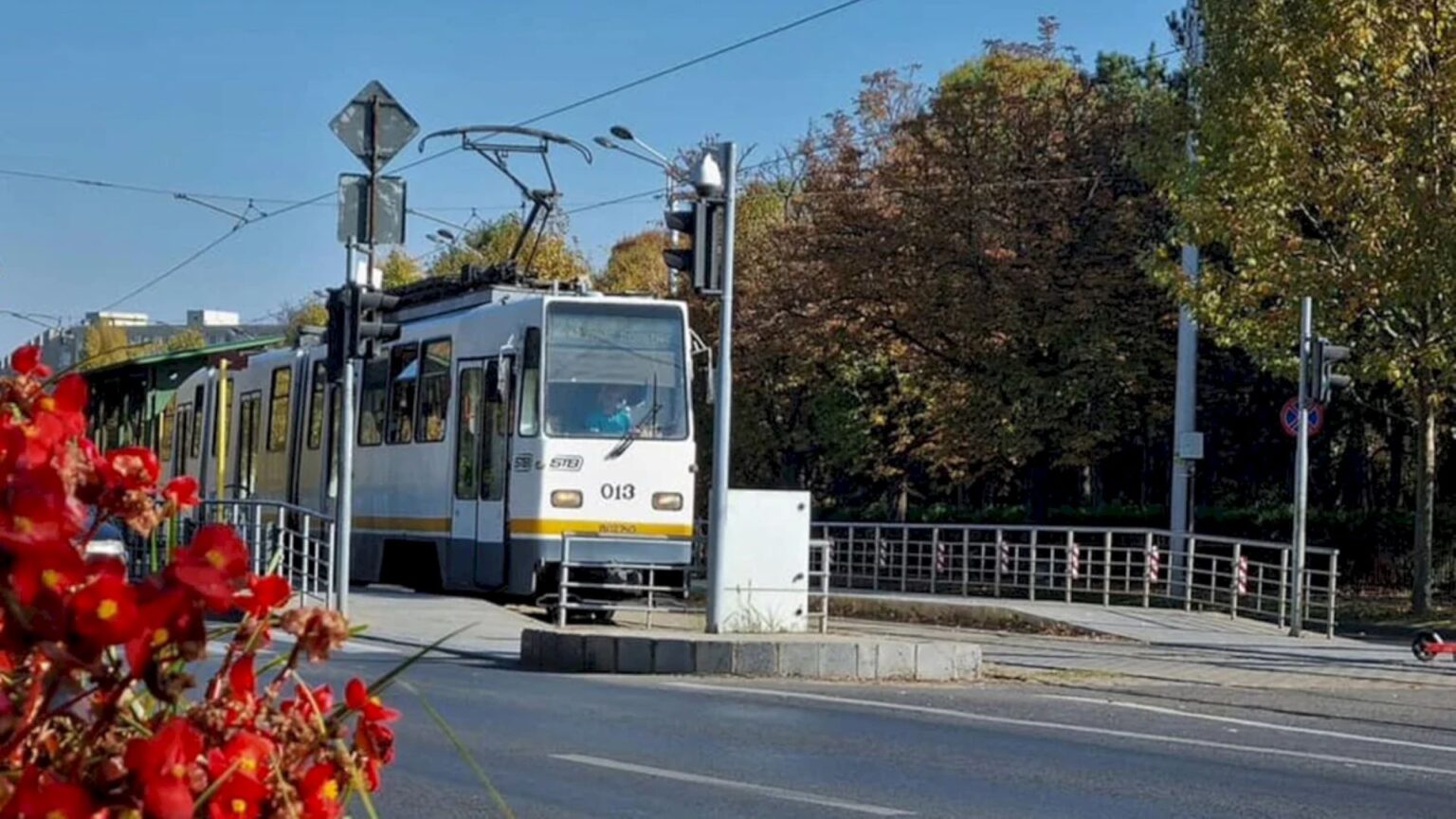 accident pe calea ferantari tramvaiele 11 si 23 sunt blocate inainte de statia cibinului stb s au aplicat masuri de deviere 694147825abe4