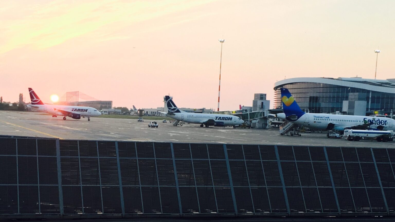 aeroportul militar boboc ar putea deveni otopeni ii proiectul a fost propus guvernului 69425f8af39fb