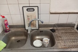 amenzi anpc de peste patru milioane de lei printre nereguli produse expirate echipamente si ustensile uzate lipsa afisarii preturilor 69341b728a0f8