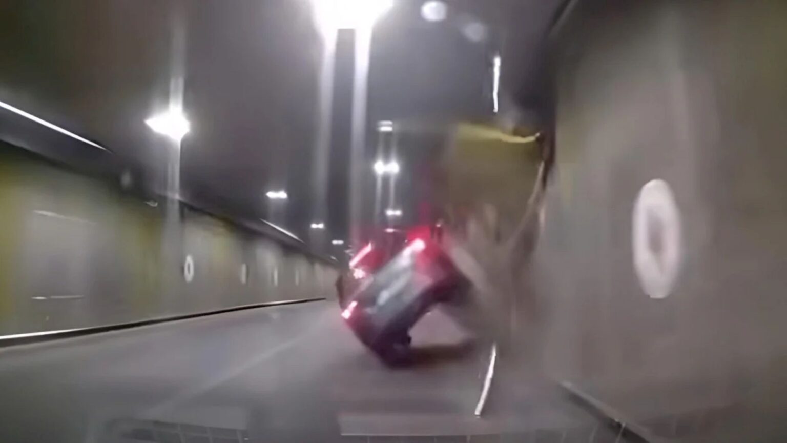 ancheta deschisa de politistii din bucuresti in urma accidentului din pasajul unirii de azi noapte soferul nu consumase bauturi alcoolice 69525ce490073