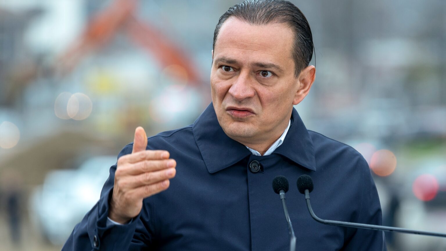 baluta despre candidatul care se declara deja castigator la alegerile din bucuresti sa creada ca alti candidati sunt irelevanti este nedemocratic si ilegal 693597f013f93