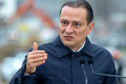 baluta despre candidatul care se declara deja castigator la alegerile din bucuresti sa creada ca alti candidati sunt irelevanti este nedemocratic si ilegal 693597f013f93