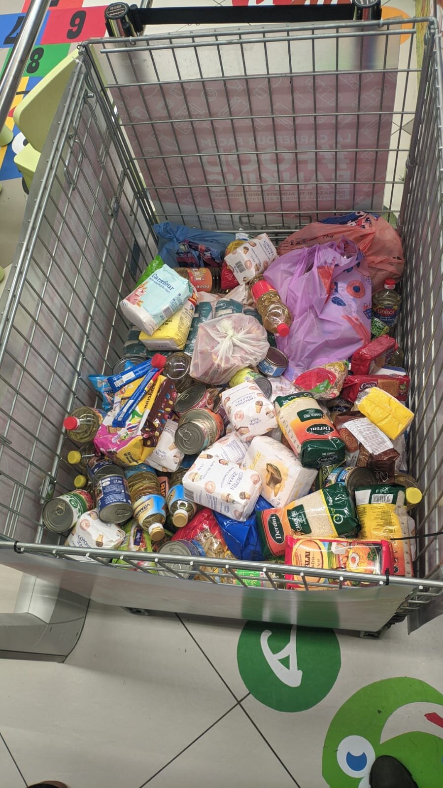 banca de alimente in ce supermarketuri poti dona alimente pentru persoane aflate in dificultate 6941369e97c49