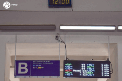 barbat urcat pe acoperisul garii de nord salvat de negociatorii politiei si internat intr o unitate medicala 693ff58e1f2a7