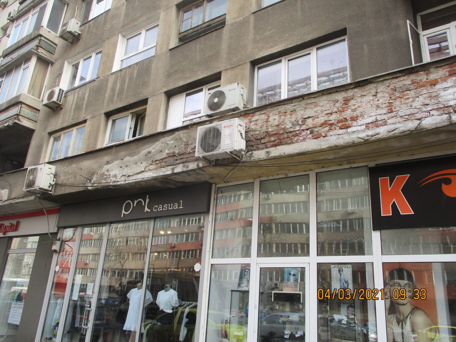 blocurile comuniste din bucuresti cu spatii comerciale la parter risca sa cedeze primele la un mare cutremur 693e681fc9ef3