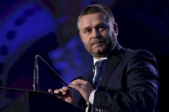 cand depune ciprian ciucu juramantul de primar general al capitalei si intra in paine sa ne potrivim ceasurilee28fb0 69410f65400a0