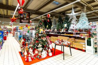 cfa romania 80 dintre tinerii din generatia z fac mai multe cumparaturi de craciun si de revelion 693be512f156e