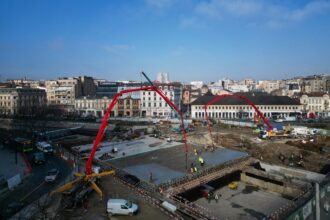 daniel baluta despre lucrarea de refacere a planseului unirii chiar si acum la final de an se lucreaza intens in trei dintre cele patru etape ale acestui proiect 694a62dded078