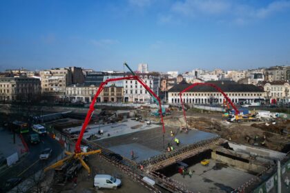 daniel baluta despre lucrarea de refacere a planseului unirii chiar si acum la final de an se lucreaza intens in trei dintre cele patru etape ale acestui proiect 694a62dded078