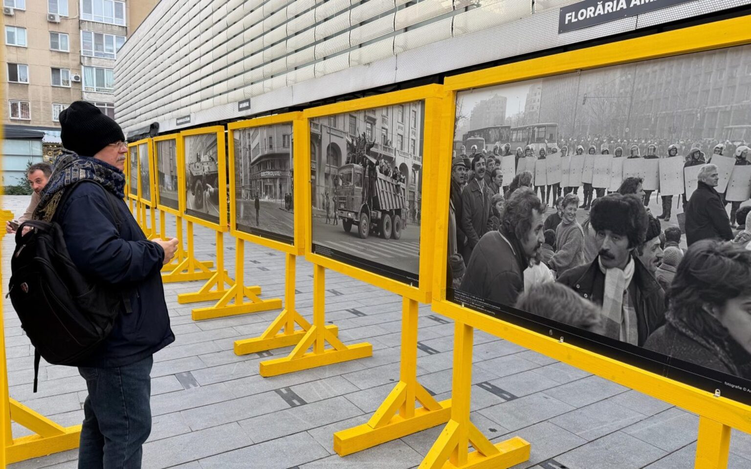 expozitie de fotografie in piata amzei umbre si lumini ale revolutiei din 1989 bucurestenii sunt asteptati vineri si la o intalnire comemorativa 69442db3b206c