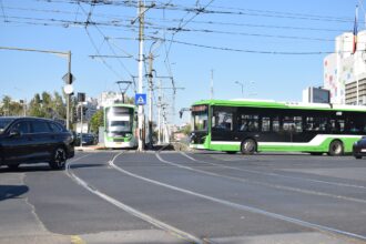 extinderea tramvaiului pe prelungirea ghencea si cumpararea de tramvaie si troleibuze noi semnate azi la pmb ce alte investitii presupun contractele de aproape 2 mld lei 6931586f7c818