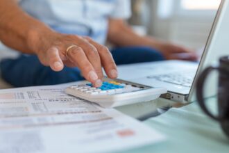 facturile hidroelectrica vor intarzia in prima parte a lunii ianuarie compania isi modernizeaza sistemele informatice pentru imbunatatirea serviciilor 69554ae8493d5