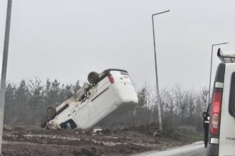 foto o duba s a rasturnat la intrare in tunari pe dj200b doamne fereste in zona se depaseste mereu viteza legala 6936bcf40f6b7