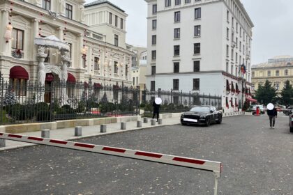 foto palatul stirbei acum mall de lux are parcare privata pe spatiu public alex tocilescu poate ma ajuta ciprian ciucu cu o explicatie daca tot l am votat 69425f9246b94