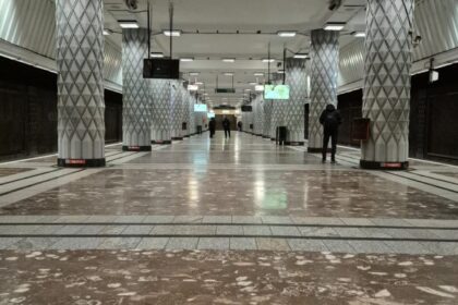 foto statia de metrou politehnica din bucuresti este unica in lume peronul ei e plin de fosile vechi de milioane de ani 693c2d1a13cd8