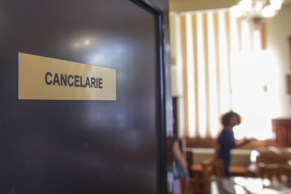 ministerul educatiei a prelungit cu o saptamana perioada pentru integrarea sugestiilor privind programa la limba si literatura romana 694065da33c93