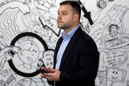 misterioasa disparitie a lui ciprian ciucuf09f98b2 din ziua in care a fost ales primar general n a mai fost vazut nici de o poza in locul de unde ne facea zilnic cu mana 693fbee8a8eba