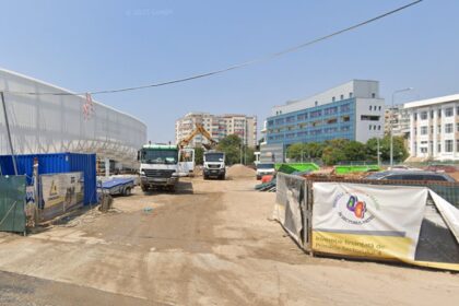 mocirleala din berceni pacostea care i a capiat pe bucurestenii langa care se ridica un bloc nou tot noroiul de pe rotile basculantelor e imprastiat prin cartier 6943bf1a01ba0