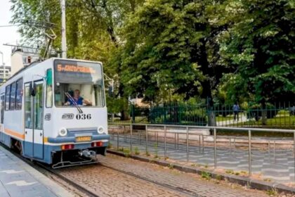 nesfarsite necazuri la linia 5 de ce intarzie repunerea pe sine a tramvaiului corporatistilor care ar fi trebuie sa se intample deja constructorul cere noi teste 693bbb370c8ac