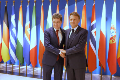 nicusor dan se intalneste cu emmanuel macron la palatul elysee 6937d4c7d568c