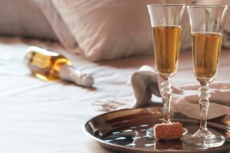 noaptea de revelion la cel mai scump hotel din bucuresti nu este pentru oricine de la cat pornesc preturile pentru cazare dar pentru petrecere 694817b01071b