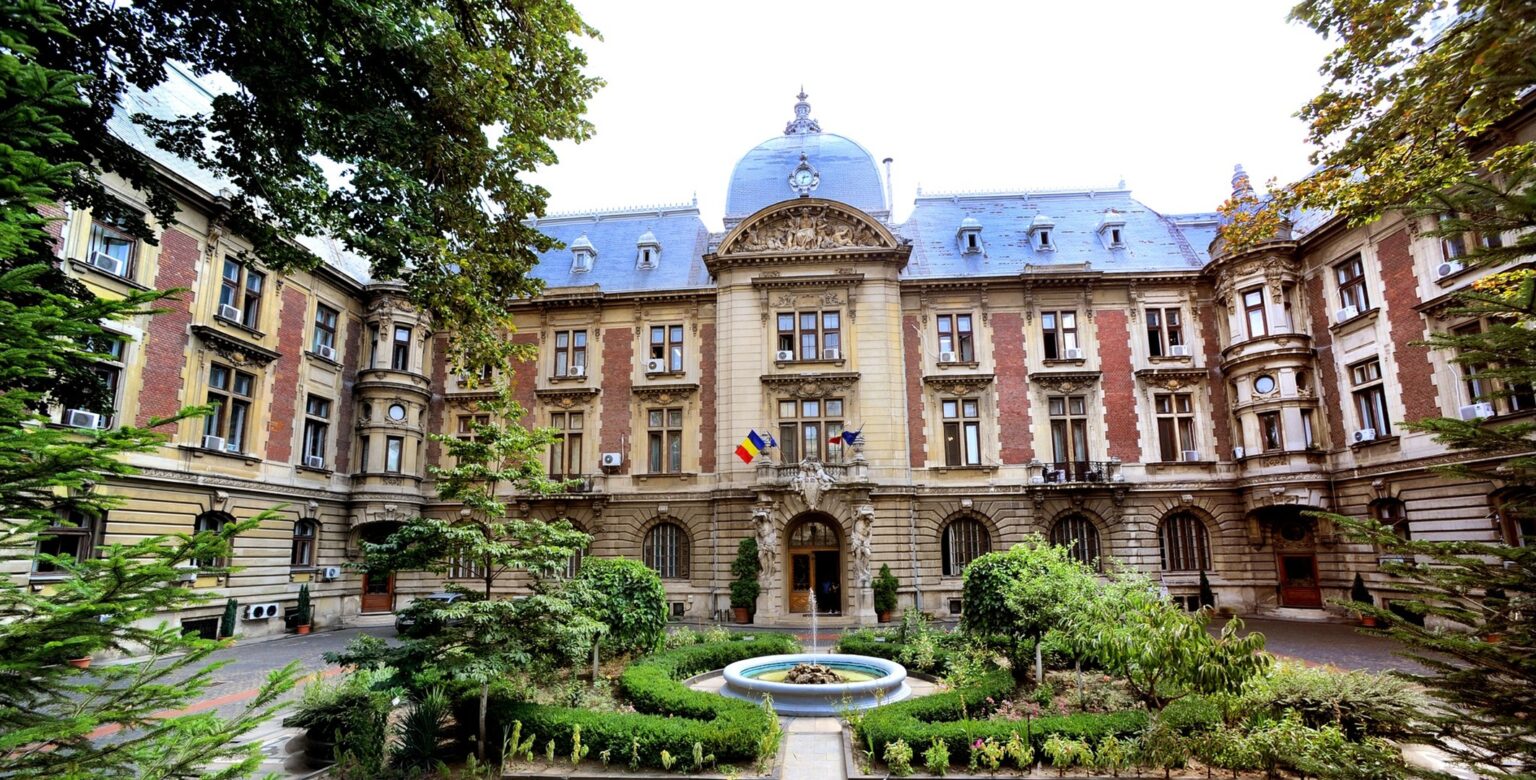 ok sa nceapa festinul se deschide targul de craciun de la ministerul agriculturii e plin de branzeturi cozonaci miere vinuri si alti dusmani ai dietelor 6943c0c1437ea